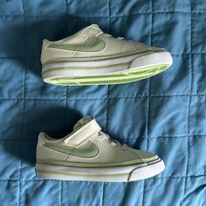 Kids size 9C Nike Sneakers